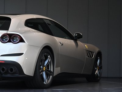 صورة 10 لـ 2017 Ferrari GTC4 LUSSO