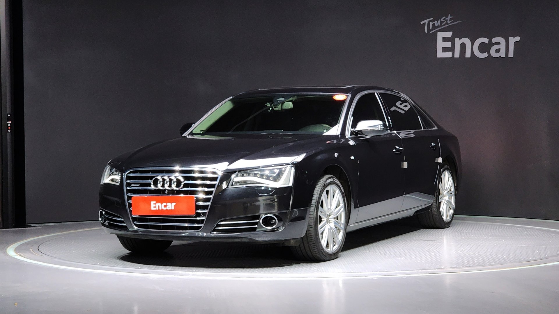 AUDI NEW A8 - View 1