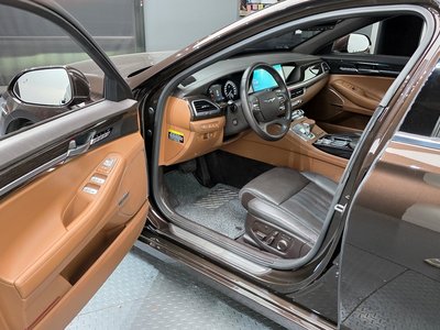 GENESIS G90 - 10