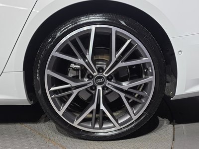 AUDI A7 - 8