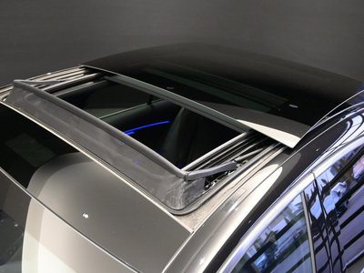 MERCEDES-BENZ E-CLASS - 8