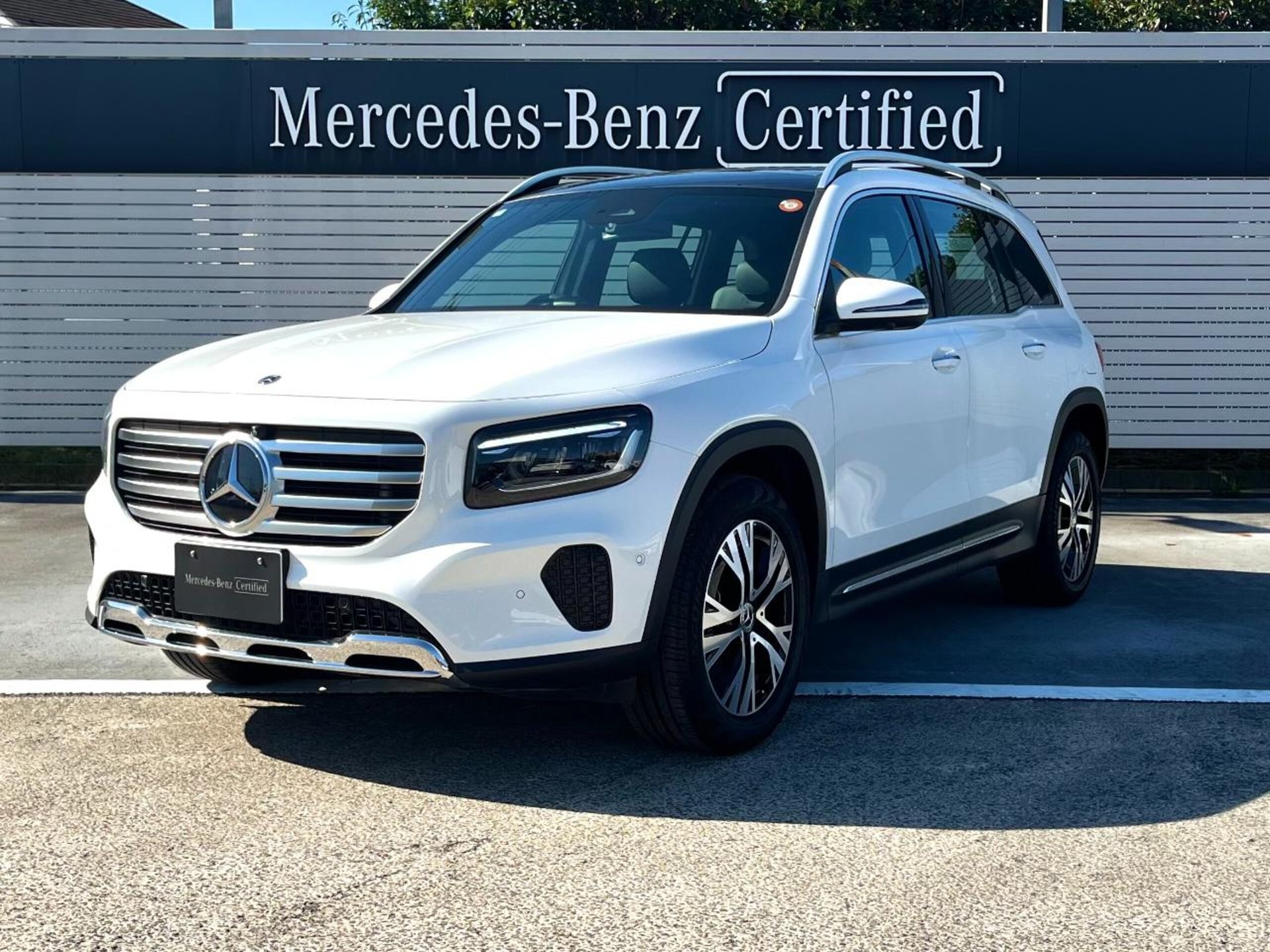 MERCEDES-BENZ GLB - View 1