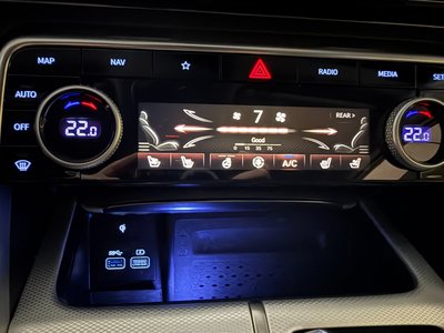 2022 Genesis GV80 — миниатюра 16
