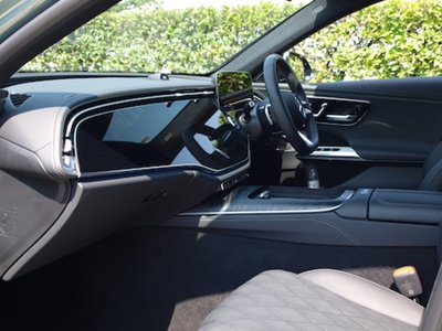 صورة 8 لـ 2025 Mercedes-BENZ E-CLASS