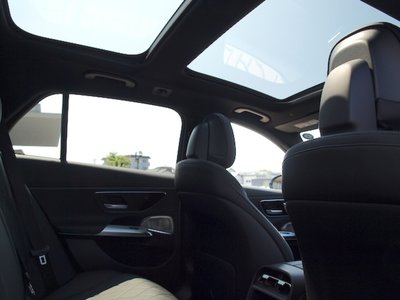 2025 Mercedes-BENZ E-CLASS 缩略图 30