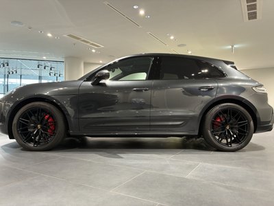 PORSCHE MACAN - 3