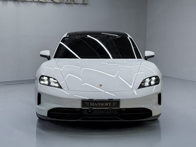 2025 Porsche TAYCAN 照片 2