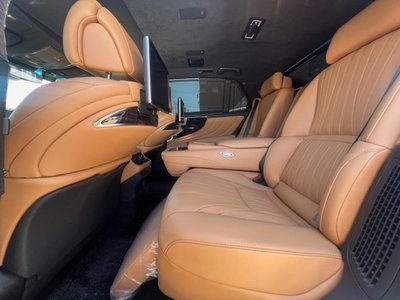 صورة مصغرة 47 لـ 2022 Lexus LS