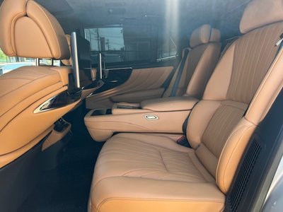صورة مصغرة 49 لـ 2022 Lexus LS