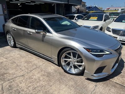 2022 Lexus LS photo 4
