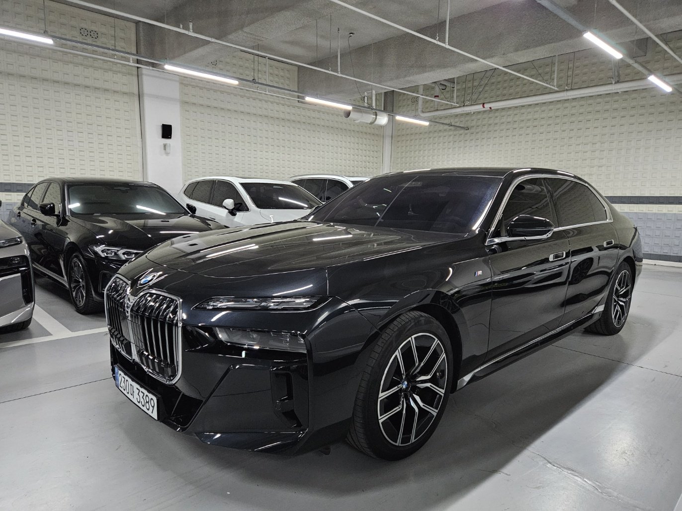 BMW 7 SERIES - View 1