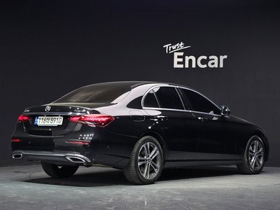 MERCEDES-BENZ E-CLASS - 4