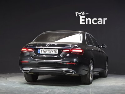 MERCEDES-BENZ E-CLASS - 3