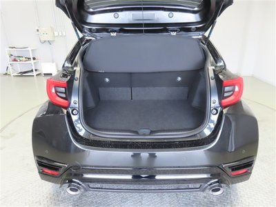 TOYOTA GR YARIS - 10