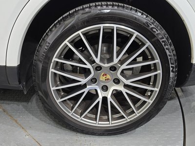 PORSCHE CAYENNE - 8