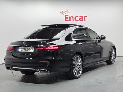 MERCEDES-BENZ E-CLASS - 3