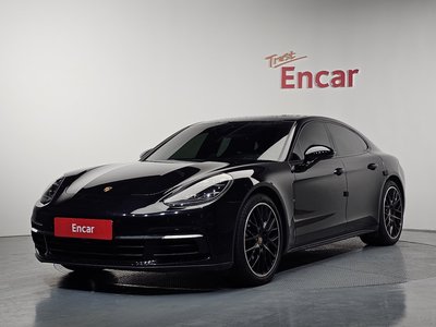 PORSCHE PANAMERA - 1