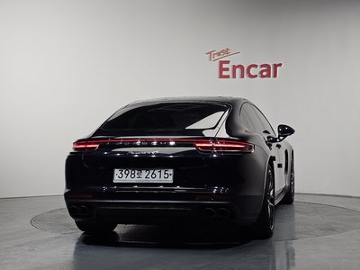 PORSCHE PANAMERA - 4