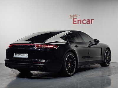 PORSCHE PANAMERA - 3