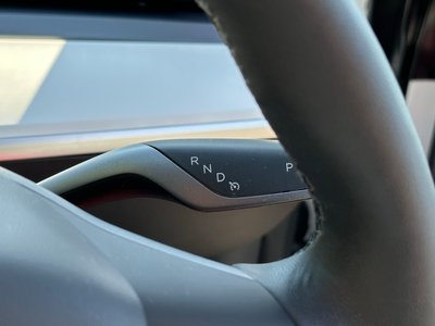TESLA MODEL 3 - 10