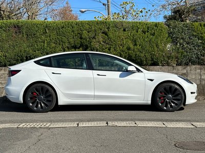 TESLA MODEL 3 - 3