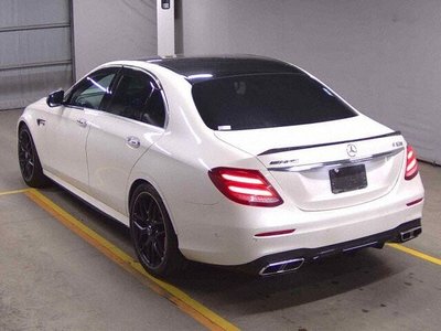 MERCEDES-BENZ E-CLASS - 2