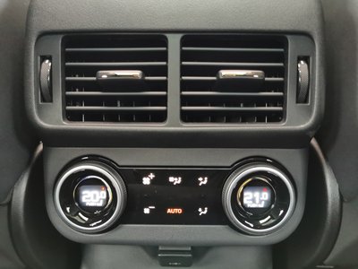 LAND ROVER RANGE ROVER VELAR 2024 thumbnail 26