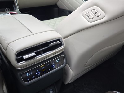 2024 Genesis GV80 — миниатюра 27