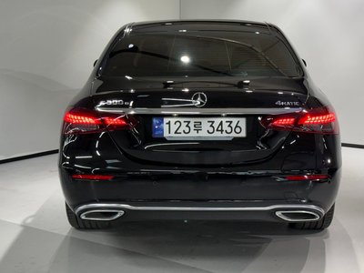 MERCEDES-BENZ E-CLASS - 4