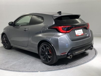 TOYOTA GR YARIS - 8