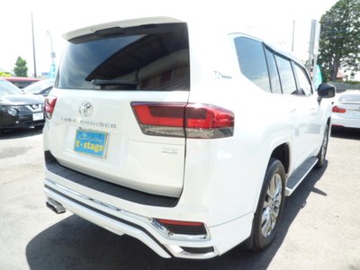TOYOTA LAND CRUISER 300 - 8