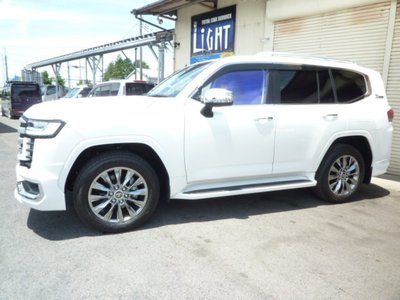 TOYOTA LAND CRUISER 300 - 6