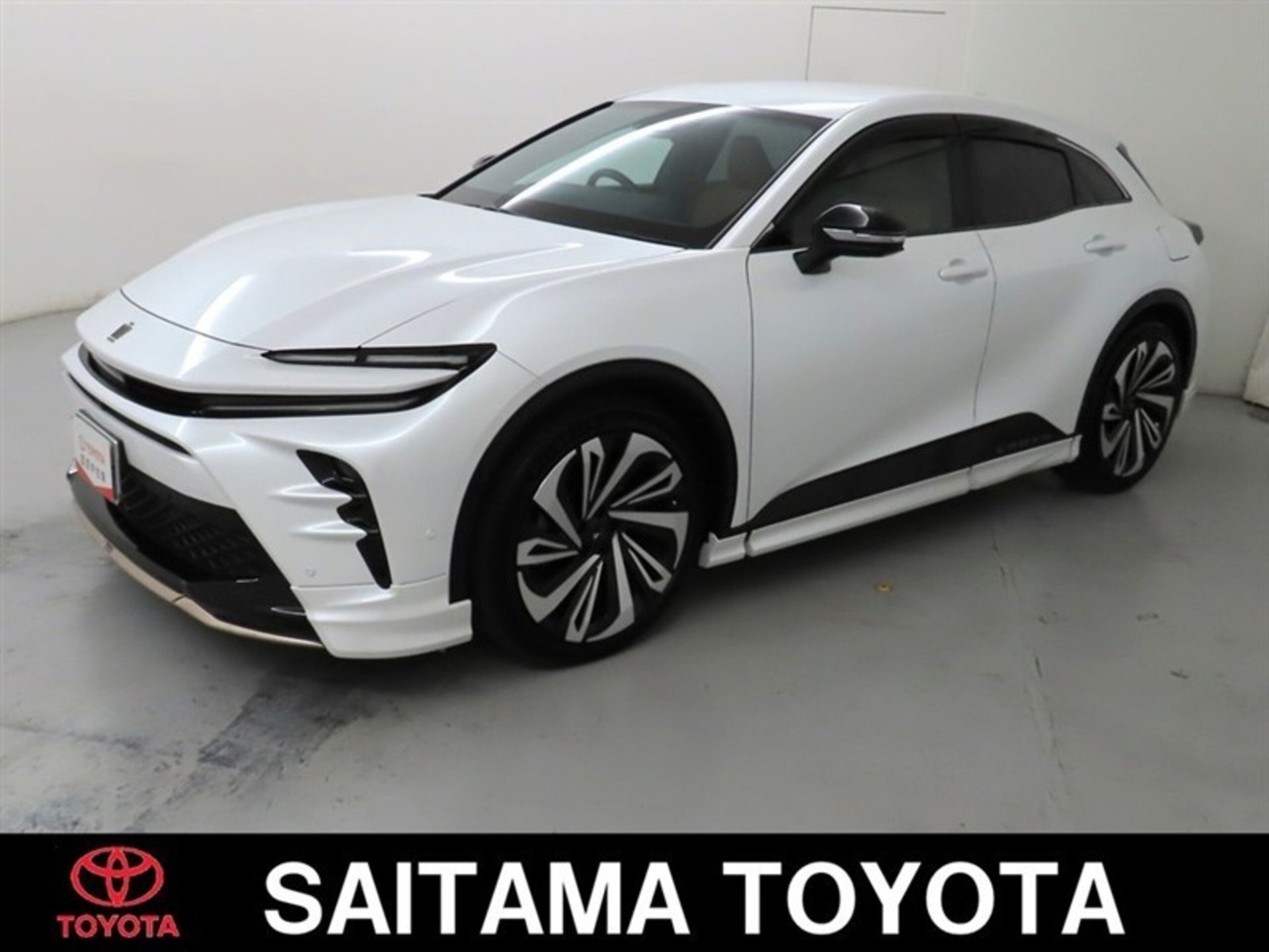 TOYOTA CROWN SPORT - View 1