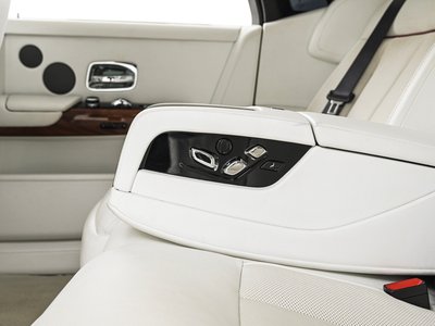 2020 ROLLS-ROYCE PHANTOM 缩略图 32