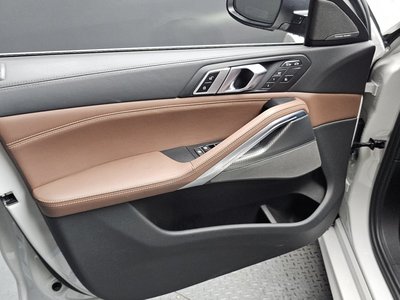 2022 BMW X6 — миниатюра 14
