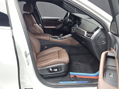 2022 BMW X6 — миниатюра 16
