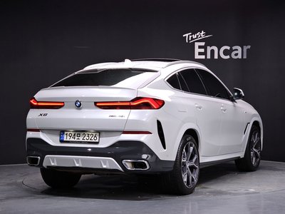 2022 BMW X6 — фото 3