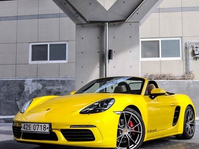 2016 Porsche 718 照片 2
