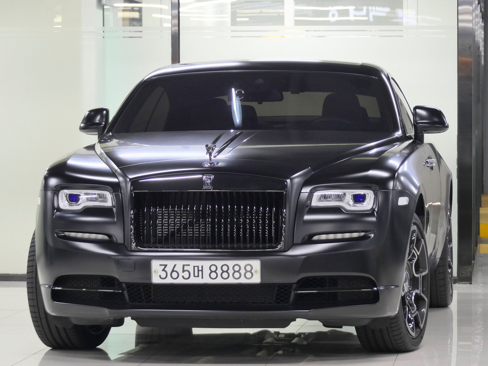 ROLLS ROYCE WRAITH - View 1