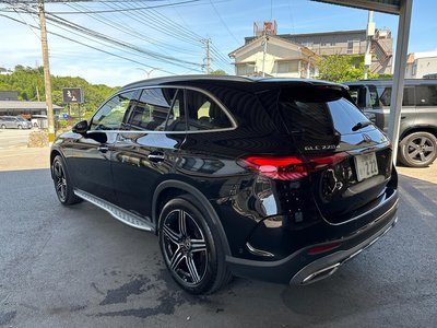 صورة 8 لـ 2023 Mercedes-BENZ GLC