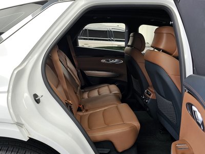 2021 Genesis GV70 — миниатюра 18