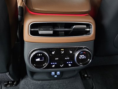 2021 Genesis GV70 — миниатюра 25