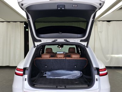 2021 Genesis GV70 — миниатюра 26