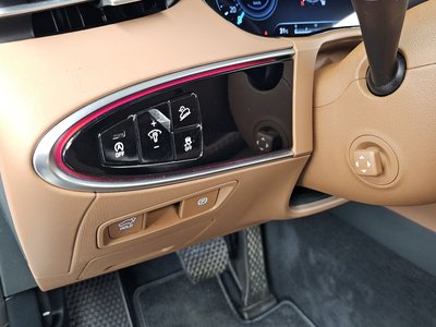2021 Genesis GV70 — миниатюра 28
