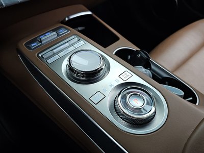2021 Genesis GV70 — миниатюра 12