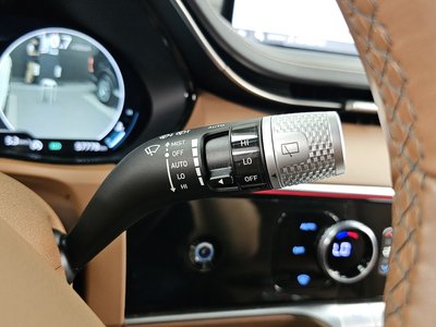 2021 Genesis GV70 — миниатюра 29