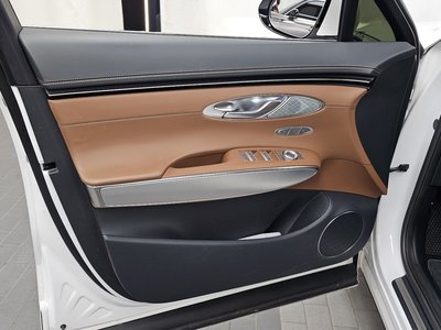 2021 Genesis GV70 — миниатюра 14