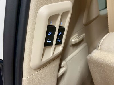 TOYOTA LAND CRUISER PRADO - 9