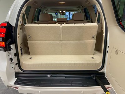 TOYOTA LAND CRUISER PRADO - 8