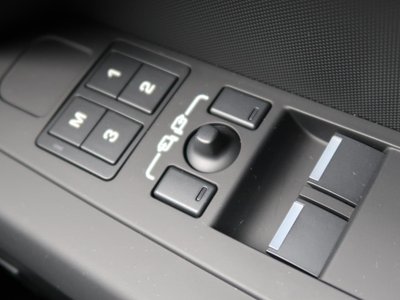 2025 LAND Rover DEFENDER — миниатюра 31